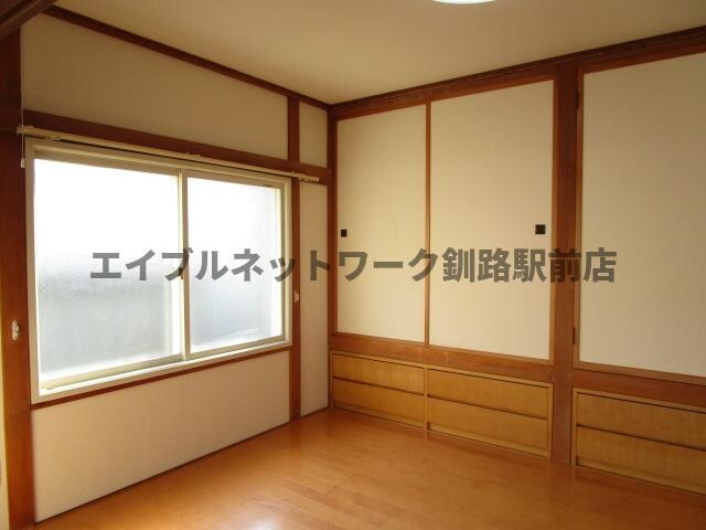 米町2丁目2世帯貸家の物件内観写真