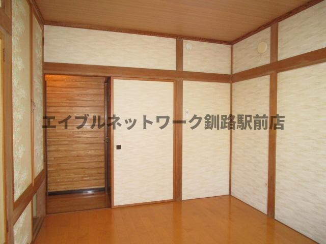 米町2丁目2世帯貸家の物件内観写真