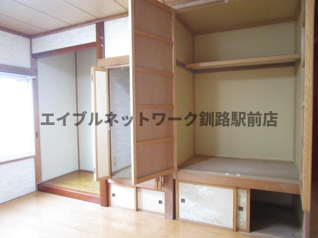 米町2丁目2世帯貸家の物件内観写真