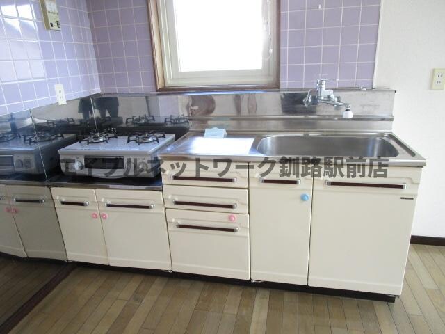 米町2丁目2世帯貸家の物件内観写真