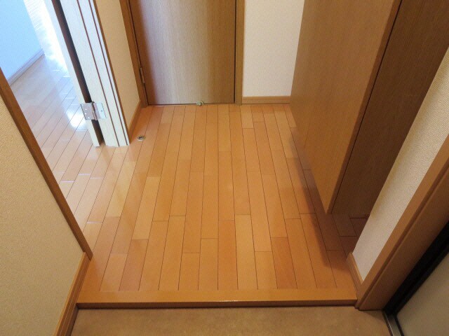 ロイウッド南大通の物件内観写真