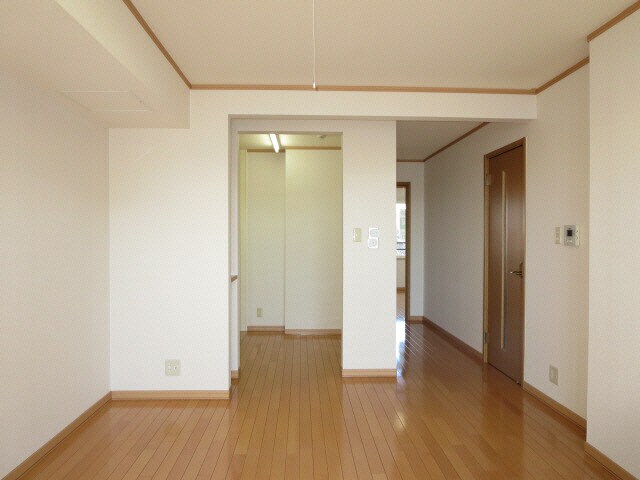 ロイウッド南大通の物件内観写真