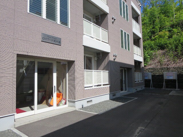 ロイウッド南大通の物件外観写真