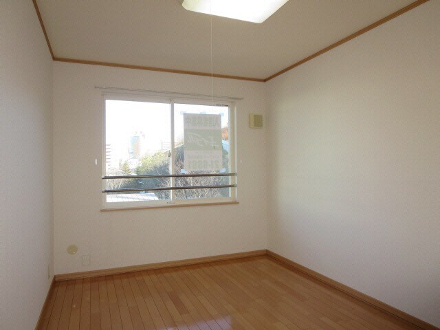 ロイウッド南大通の物件内観写真