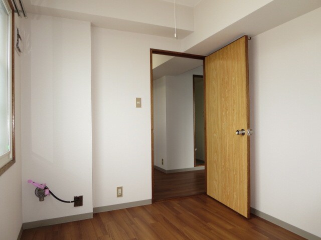 大栄マンション鶴ヶ岱の物件内観写真