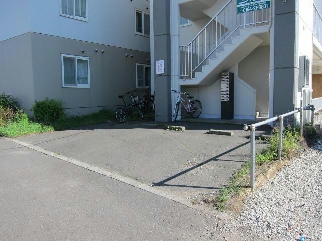 コスモスマンションの物件外観写真