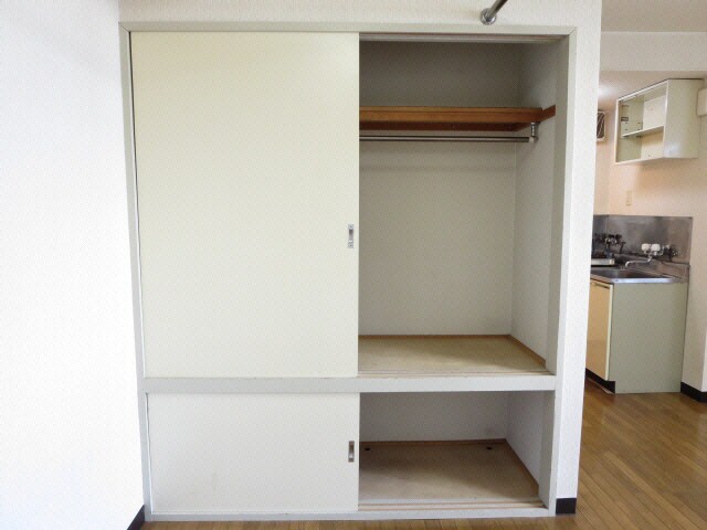 コスモスマンションの物件内観写真