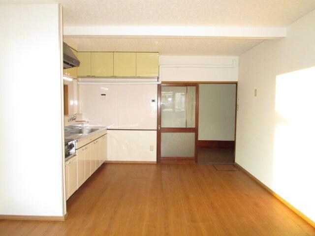 南大通8-1-13貸家の物件内観写真