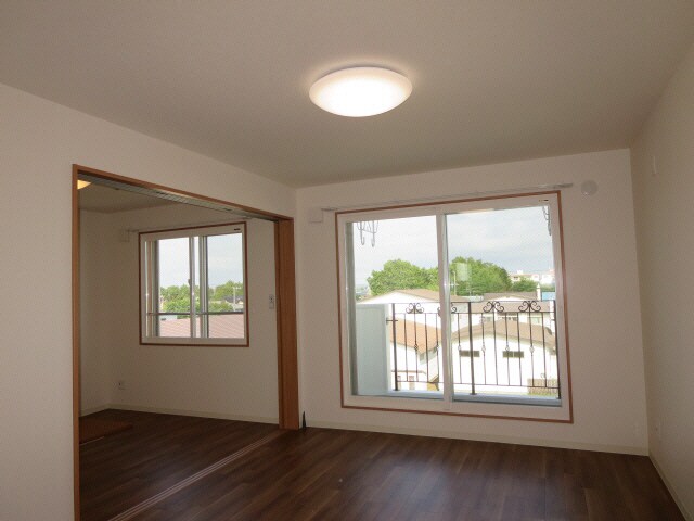 メゾンルミエールの物件内観写真