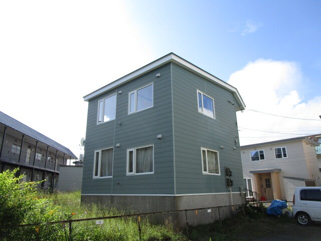 岡本マンションの物件外観写真