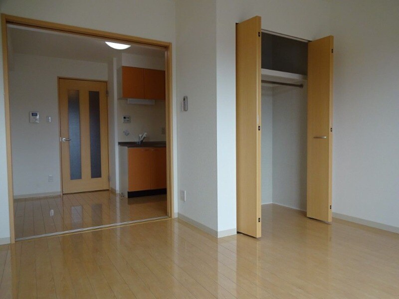 フローラル エヴァンの物件内観写真