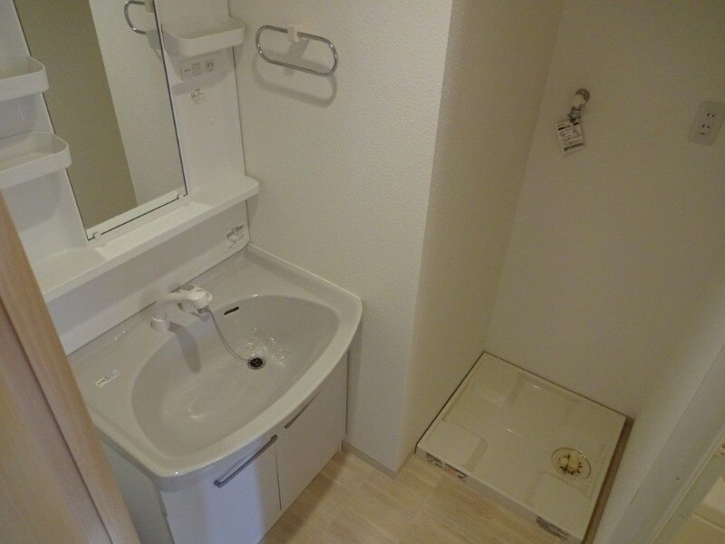 フローラル エヴァンの物件内観写真