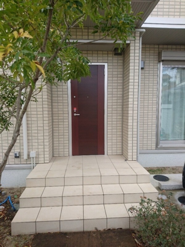 エスターテ箕面の物件外観写真