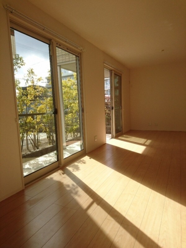 エスターテ箕面の物件内観写真