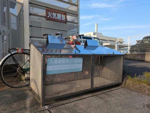 プリムールコートの物件外観写真