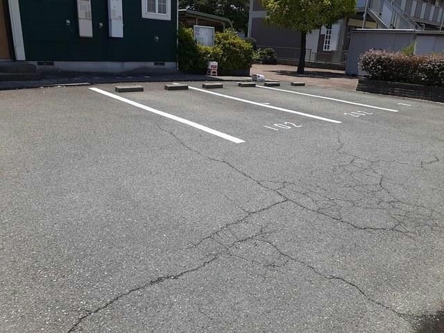 リリースタウンの物件外観写真