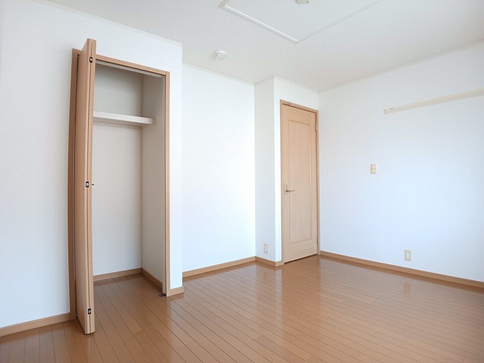 エレガンス・ヴィラAの物件内観写真