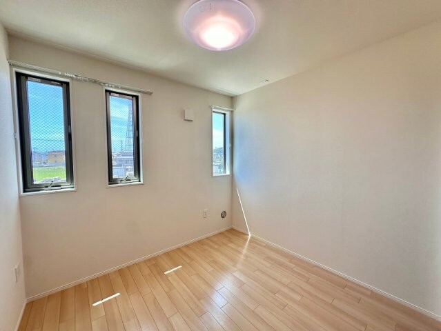 コントレイル糸引の物件内観写真