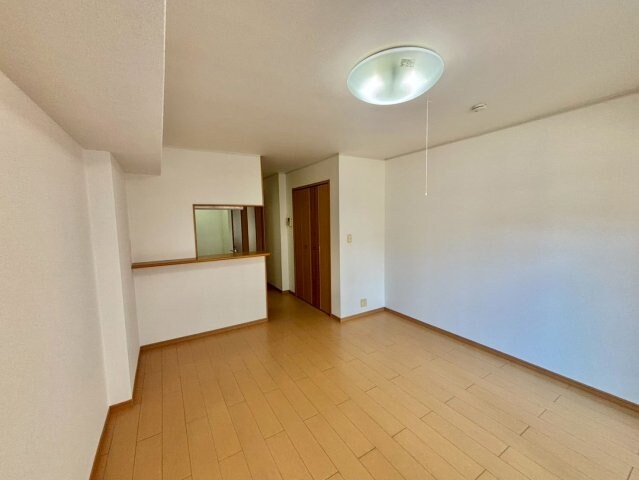 ワイズ　コンブリオの物件内観写真