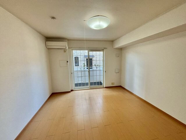 ワイズ　コンブリオの物件内観写真