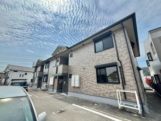 アーヴェニール憩の物件外観写真