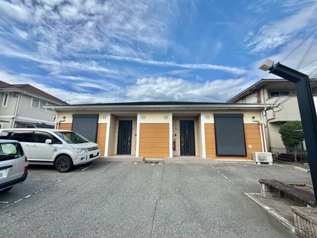 シャンドフルールの物件外観写真