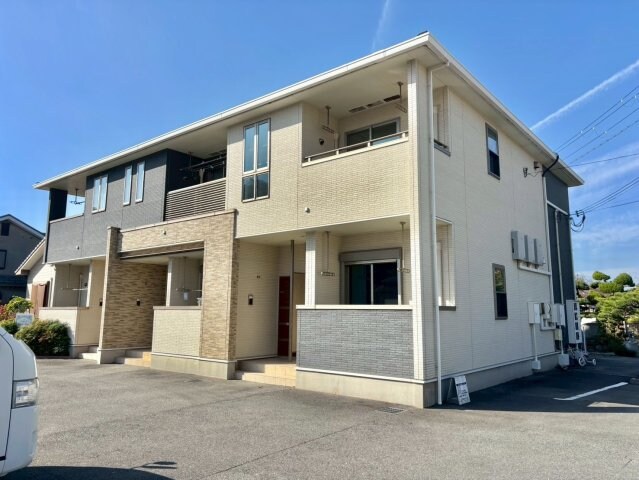 ホワイトローズの物件外観写真