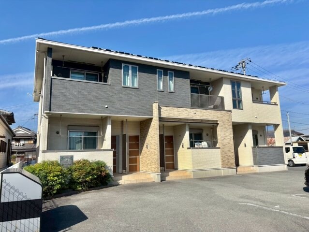 ホワイトローズの物件外観写真