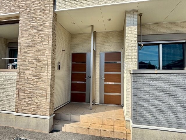 ホワイトローズの物件外観写真