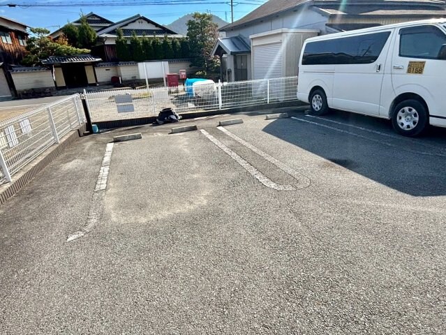 ホワイトローズの物件外観写真