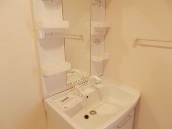 ホワイトローズの物件内観写真