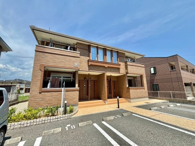 グランチャレットⅢの物件外観写真