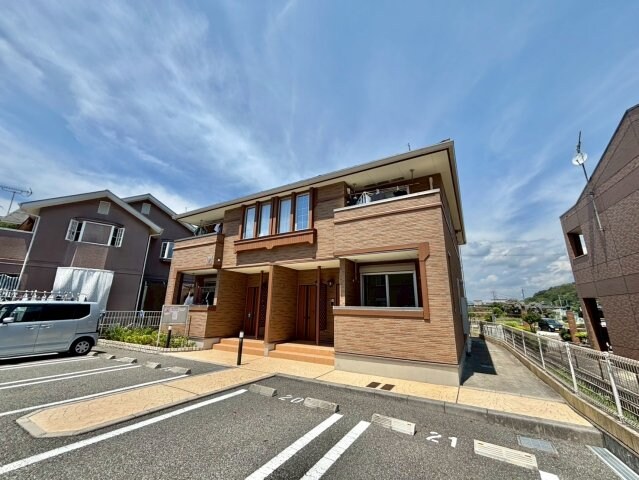 グランチャレットⅢの物件外観写真