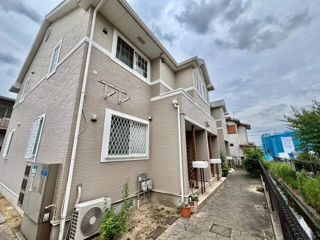 プリムローズ・コートの物件外観写真