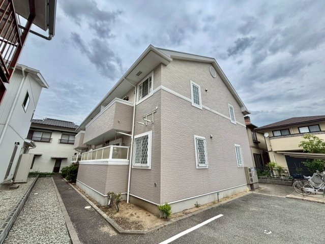 プリムローズ・コートの物件外観写真