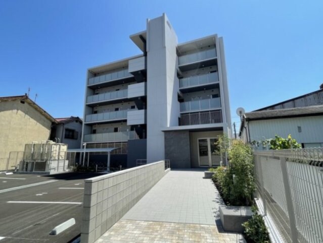 クローバー英賀保駅前の物件外観写真