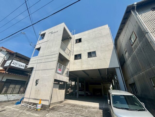 たくみマンションの物件外観写真