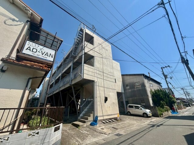 たくみマンションの物件外観写真