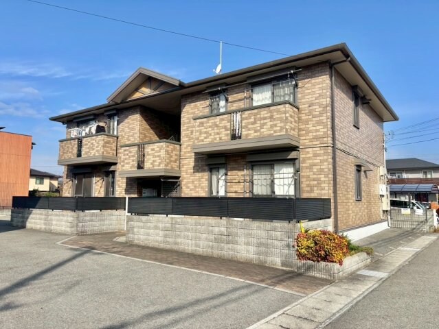 セリーヌヴィレッジＡ棟の物件外観写真