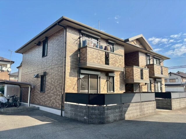 セリーヌヴィレッジＡ棟の物件外観写真