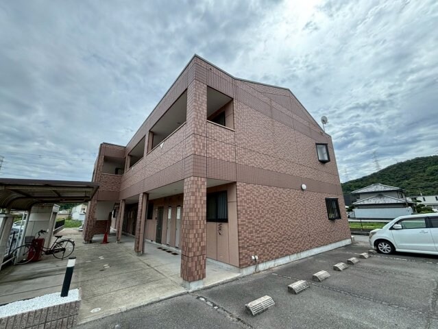 ルーエン・ハイムの物件外観写真