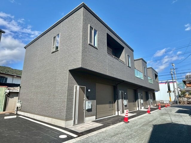 ガレージレガートの物件外観写真