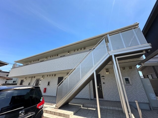 丸萬三番館の物件外観写真