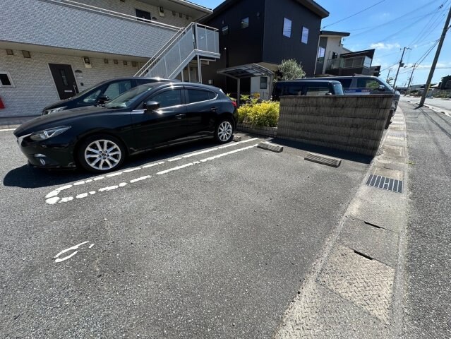 丸萬三番館の物件外観写真