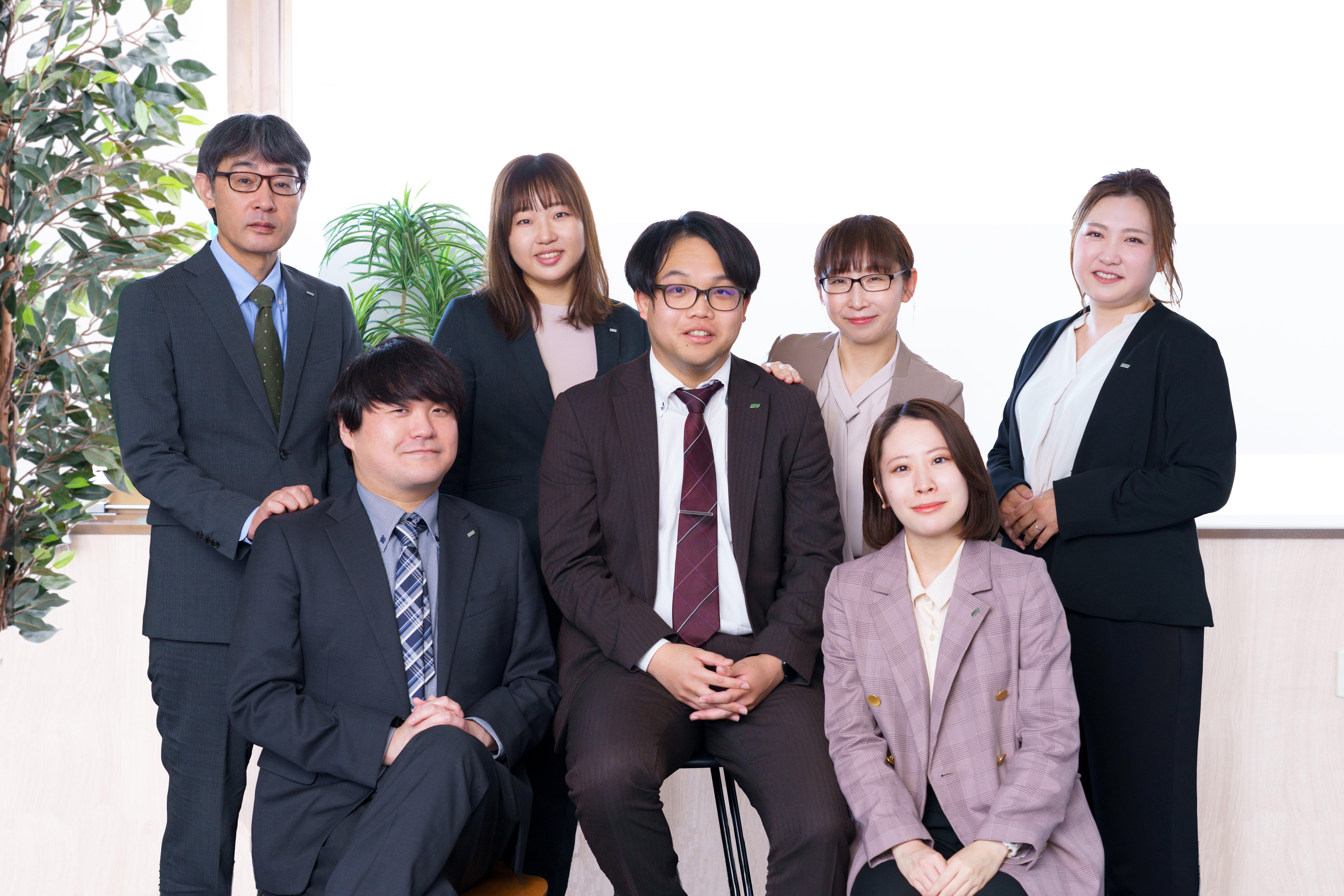 店舗スタッフ集合写真