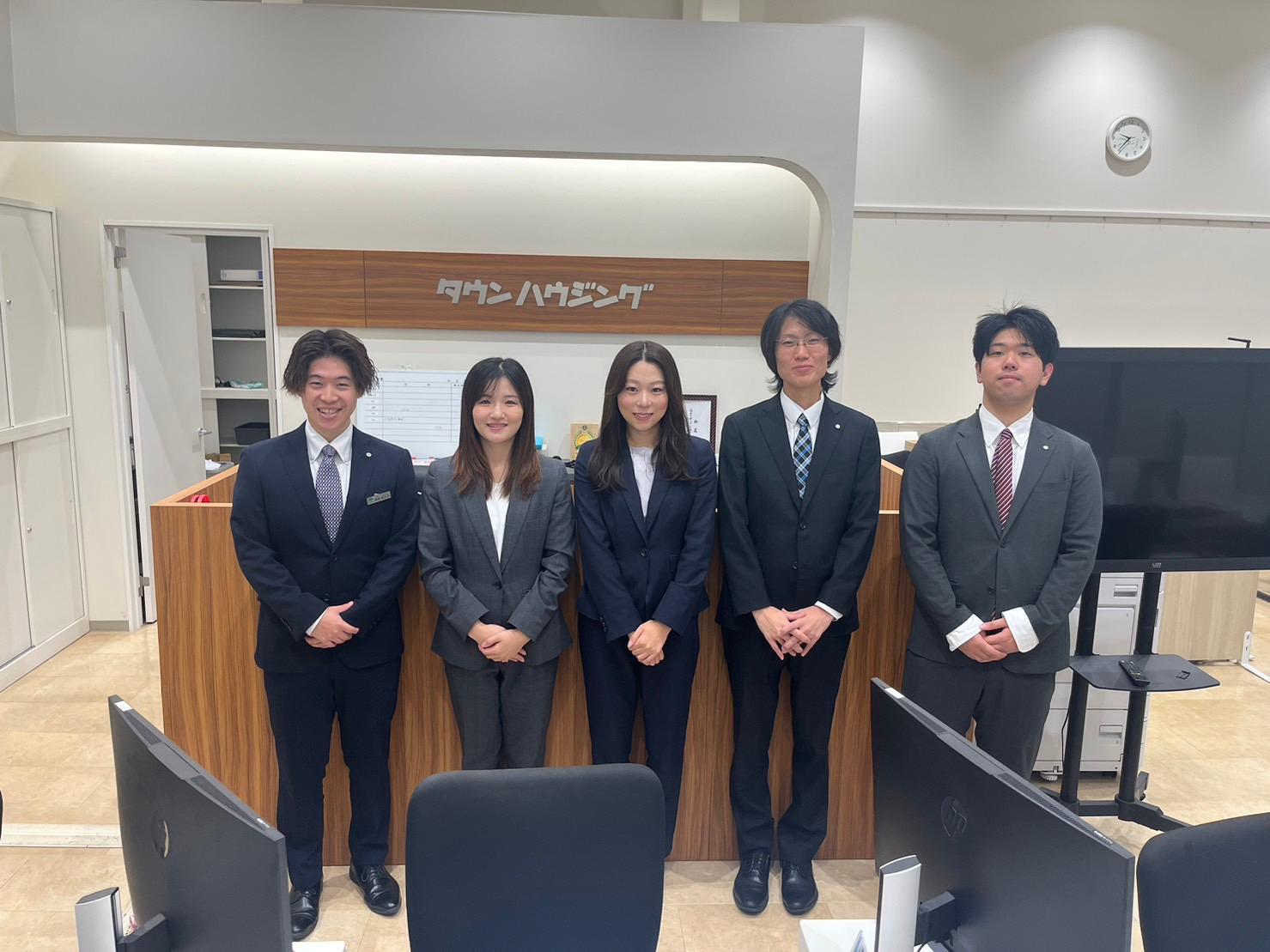 店舗スタッフ集合写真