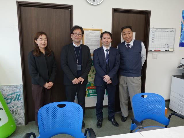 店舗スタッフ集合写真