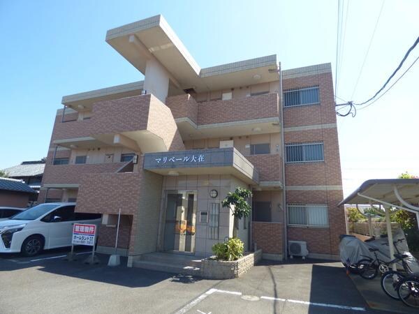 マリベール大在の物件外観写真