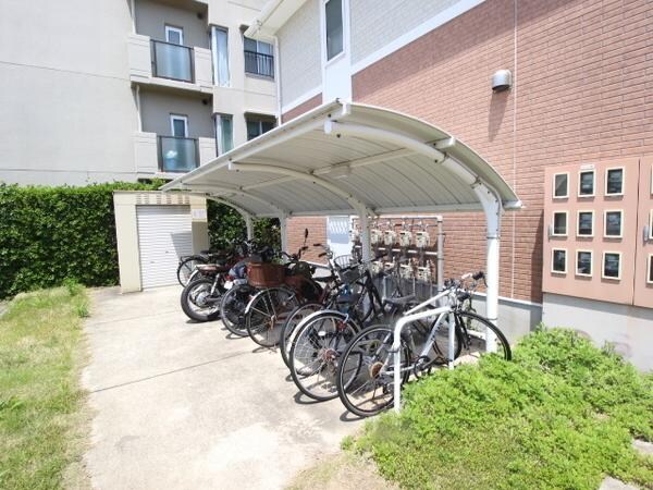 エスポアール泉の物件外観写真