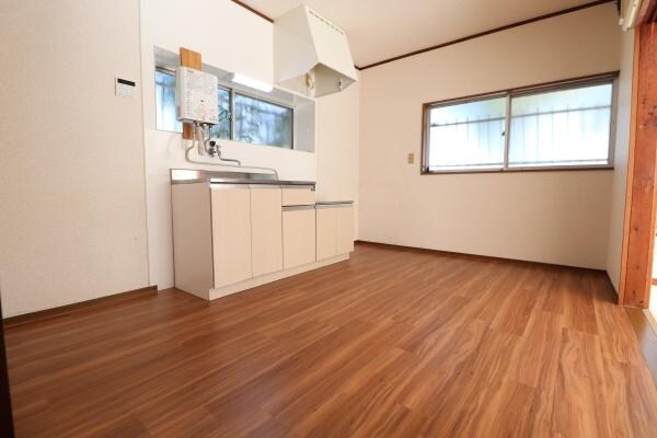 中高根貸家の物件内観写真